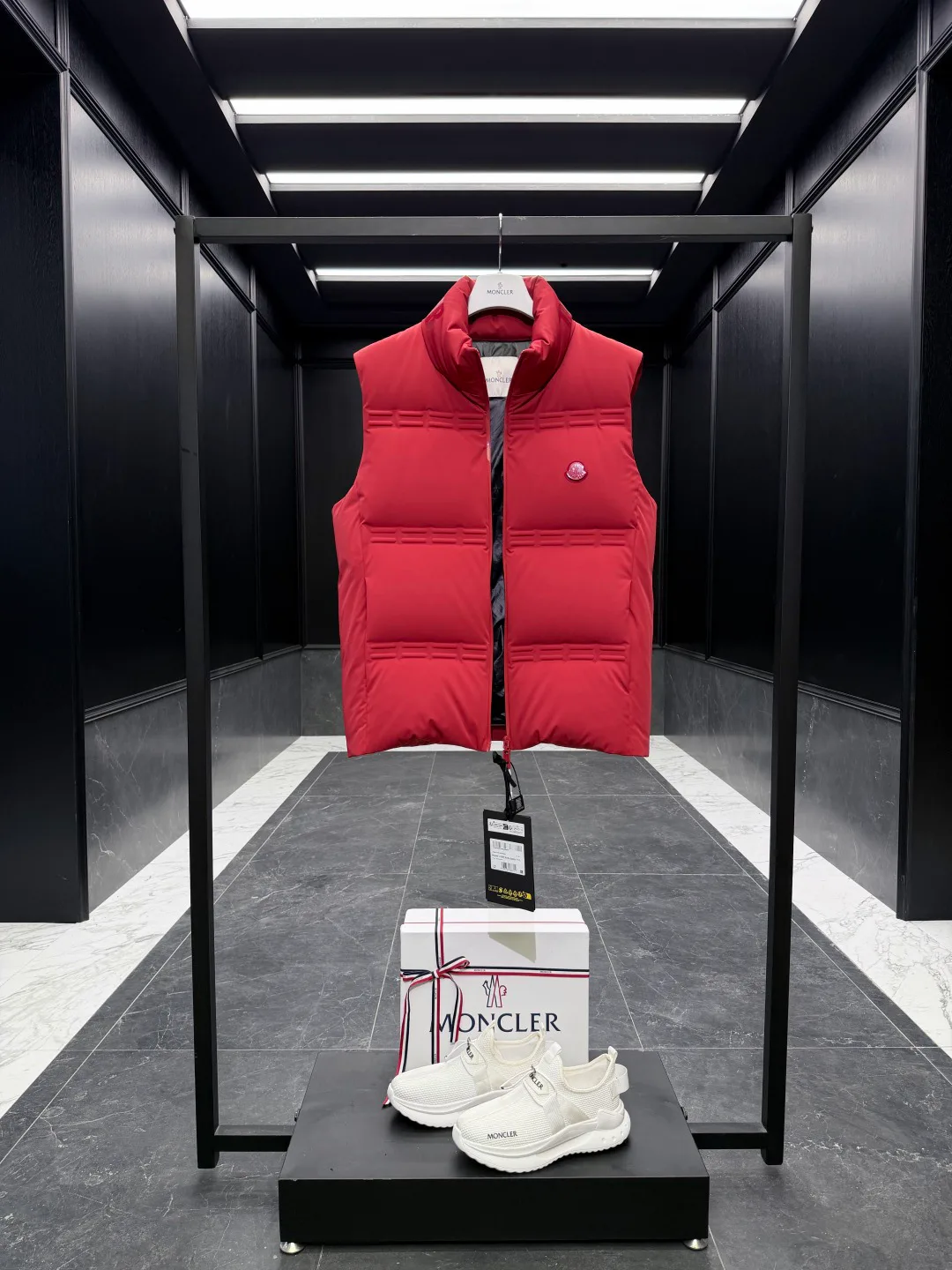 Жилеты Женские Moncler 18188742