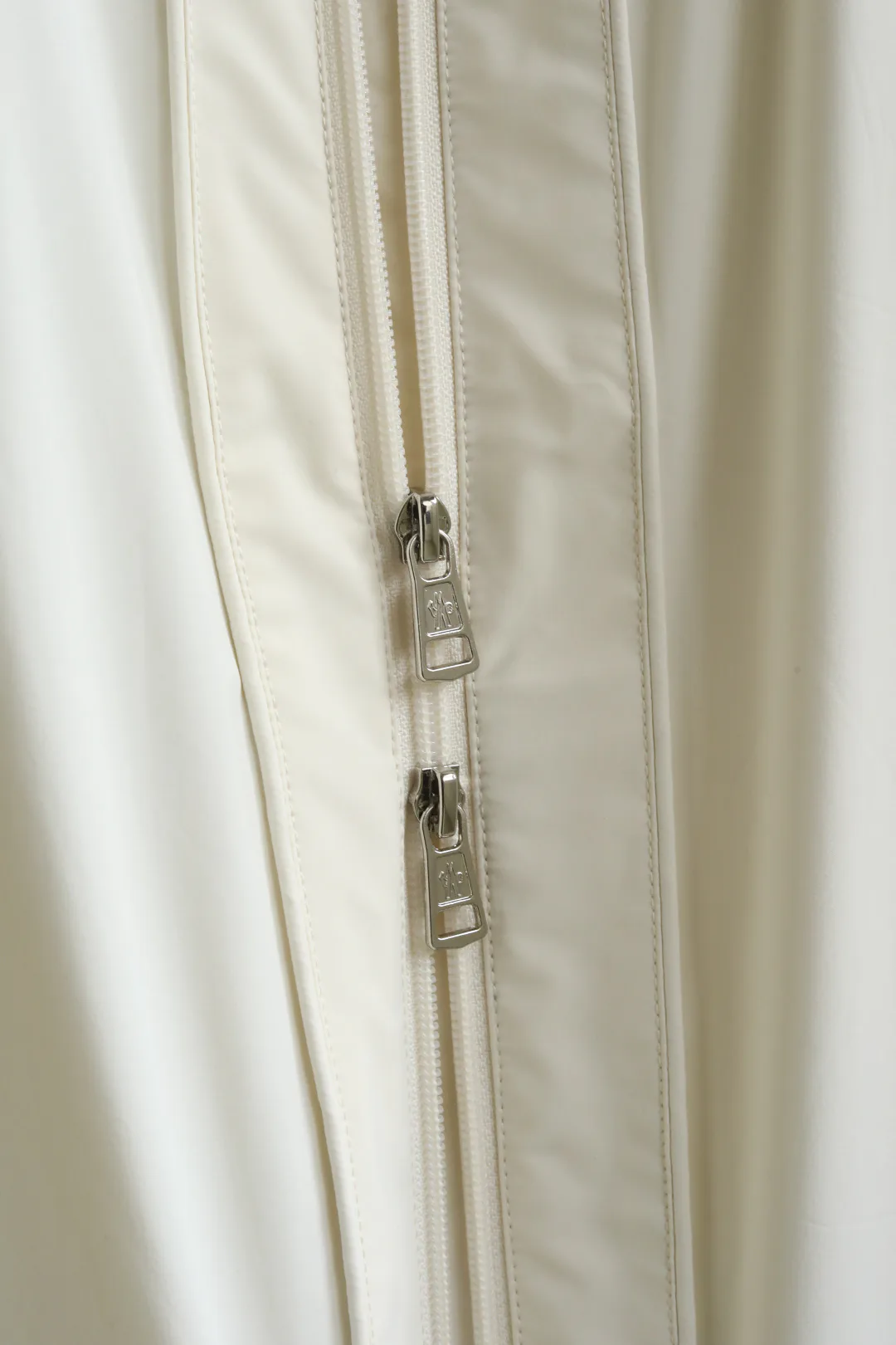 Куртки И Пуховики Мужские Moncler 11424977