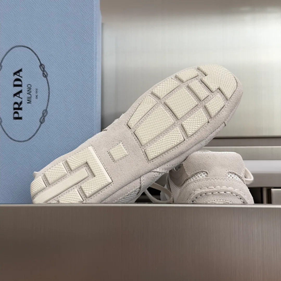 Кроссовки Женские Prada 11463165