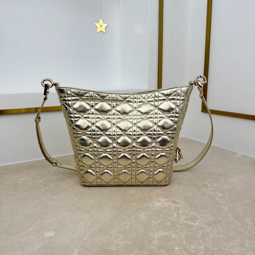 Классические Сумки Женские Christian Dior 18116278