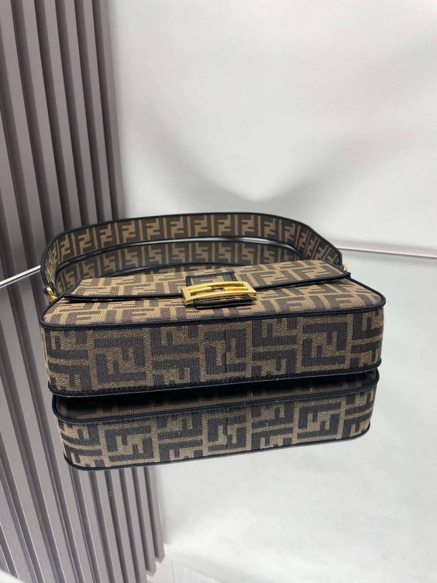 Классические Сумки Женские Fendi 13546249