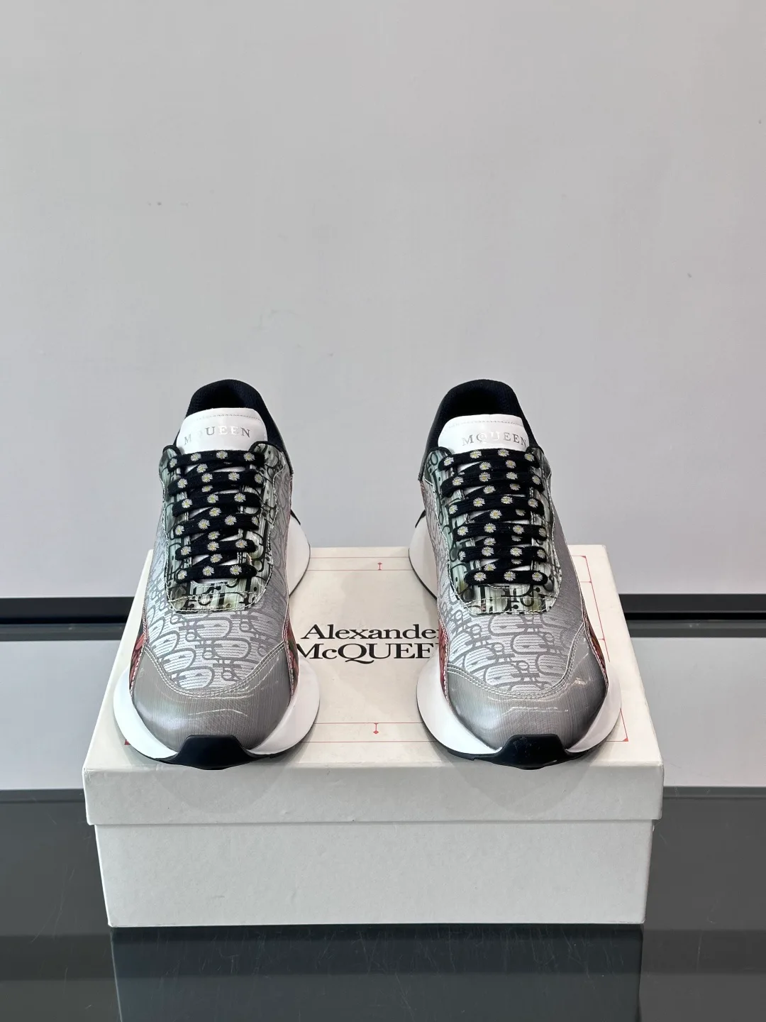 Кроссовки Женские Alexander Mcqueen 564557