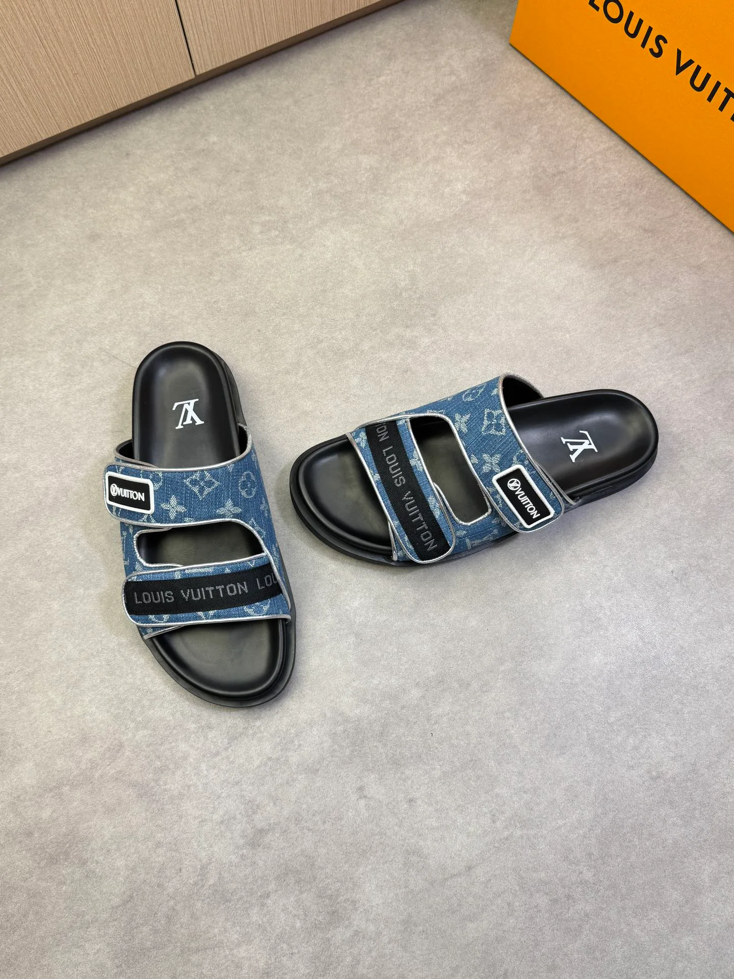 Шлепанцы Мужские Louis Vuitton 74048