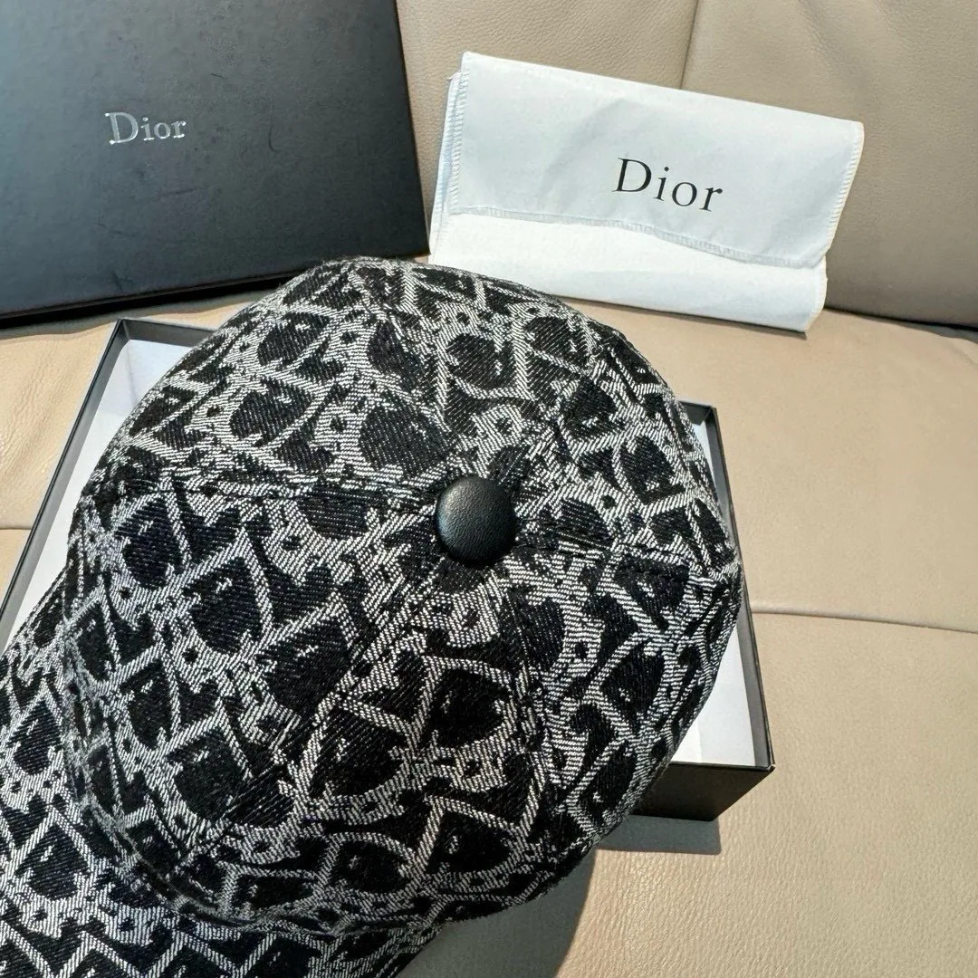 Головные Уборы Christian Dior 18105248