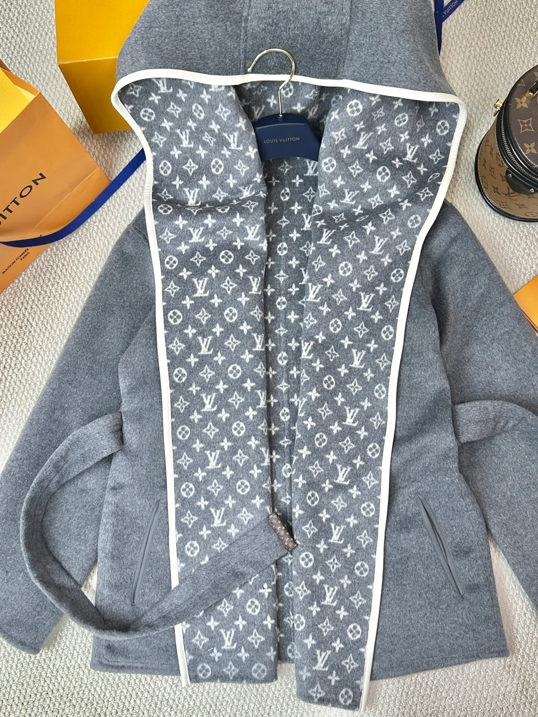 Пальто Женские Louis Vuitton 296089