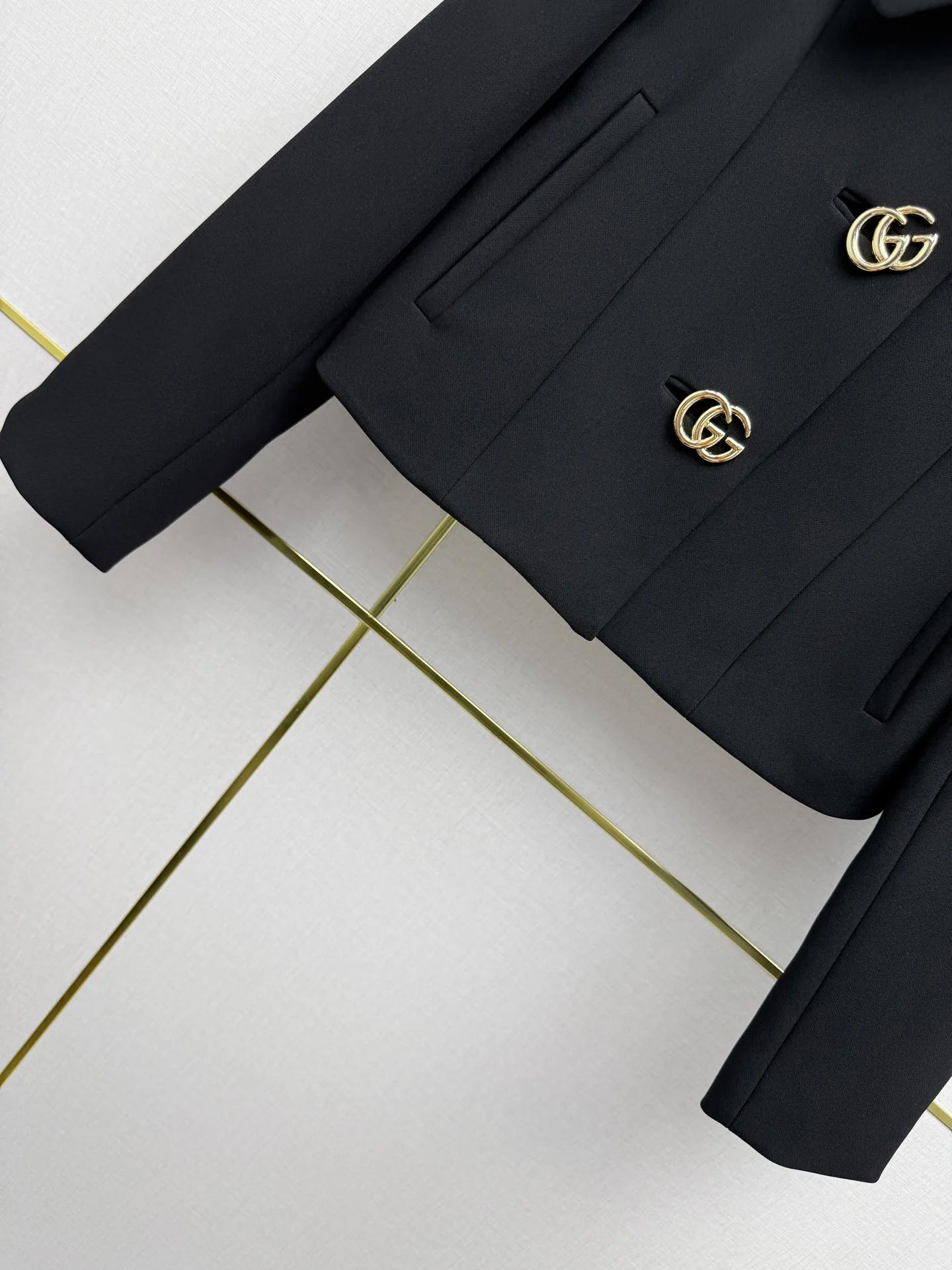 Жакеты Женские Gucci 18249273