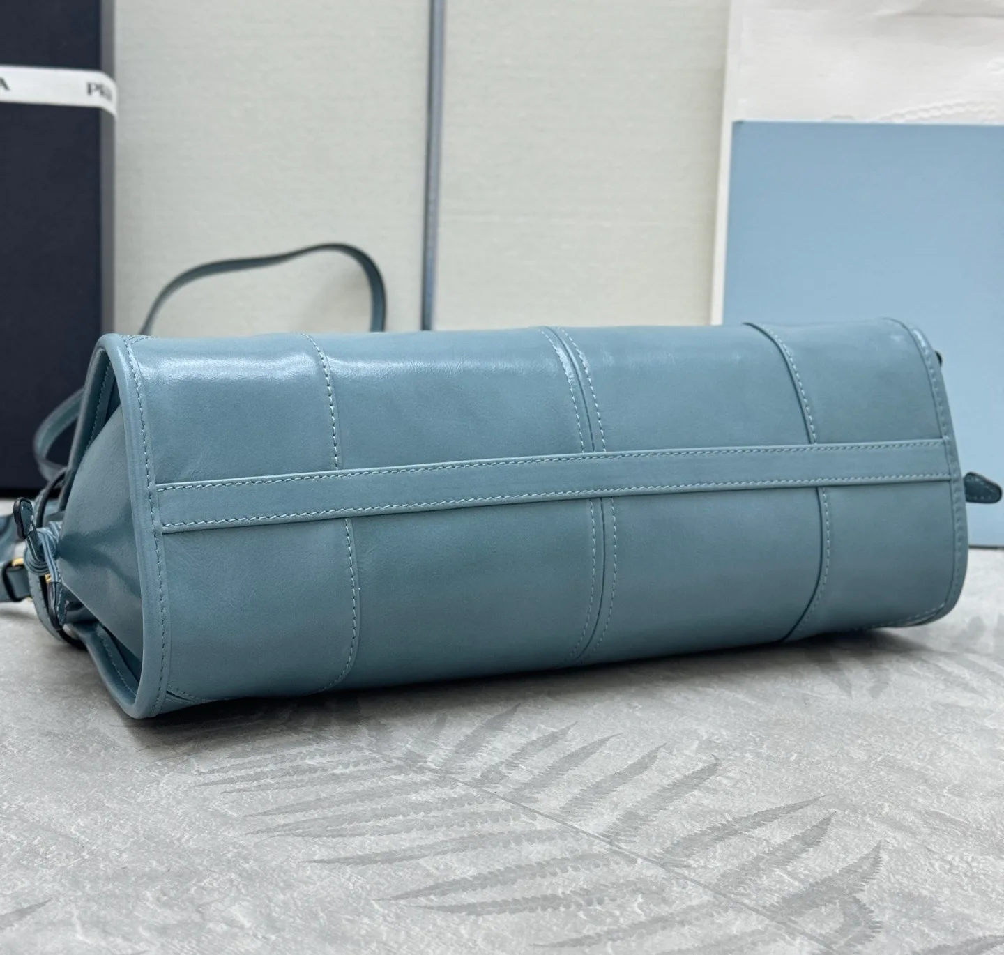 Классические Сумки Женские Prada 11462497