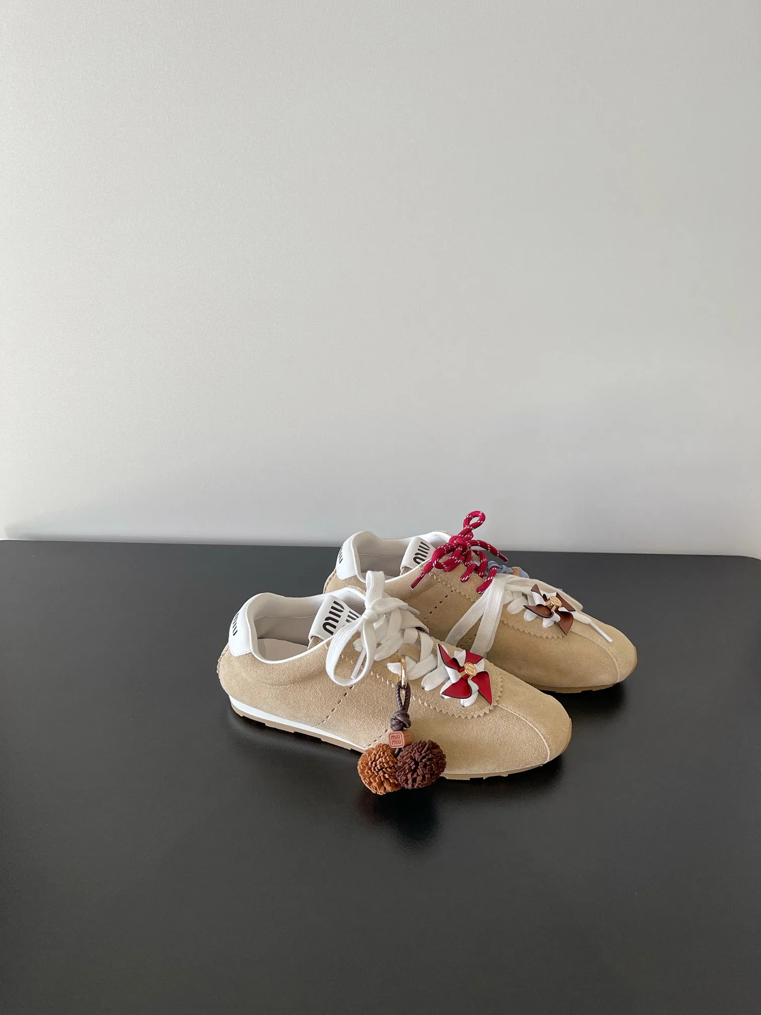 Кроссовки Женские Miu Miu 18703409