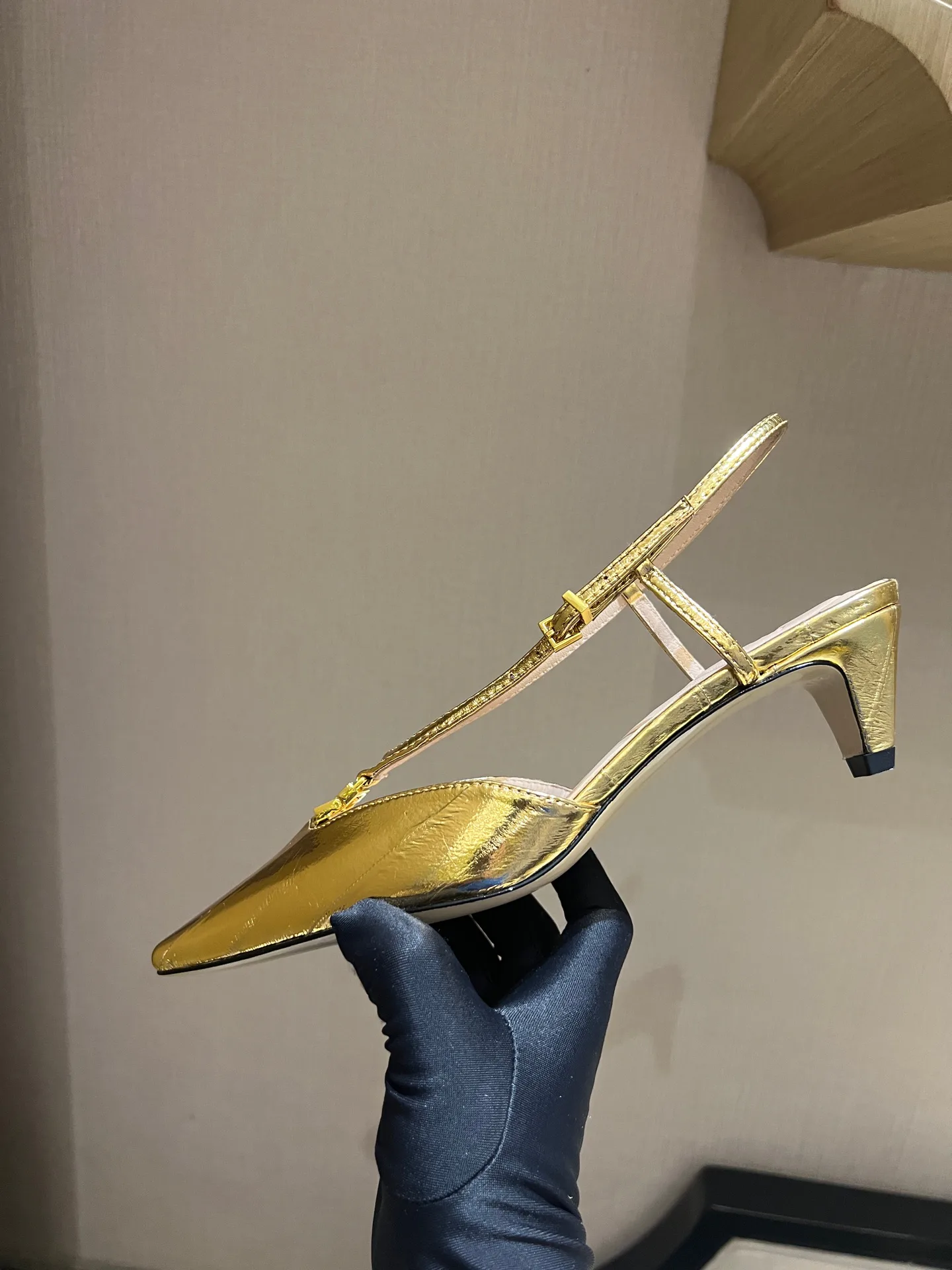 Босоножки Женские Fendi 9227125