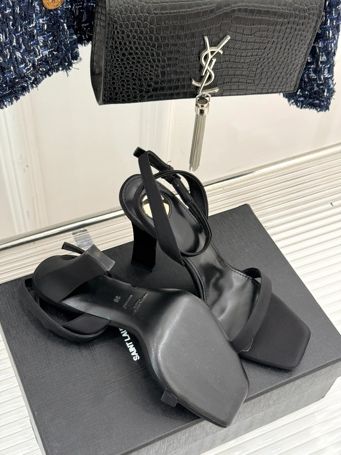 Босоножки Женские Saint Laurent 26375