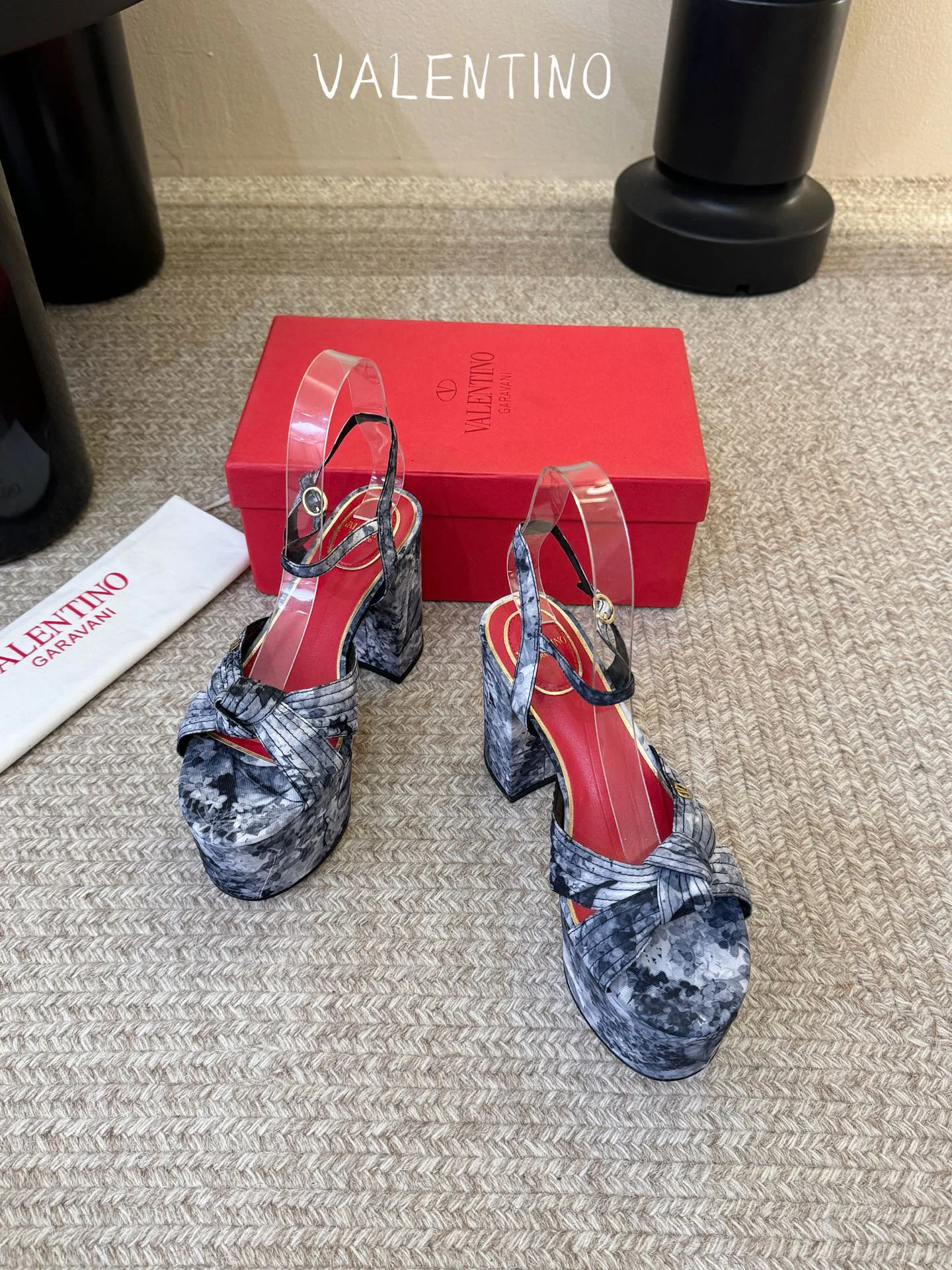 Босоножки Женские Valentino 17396961