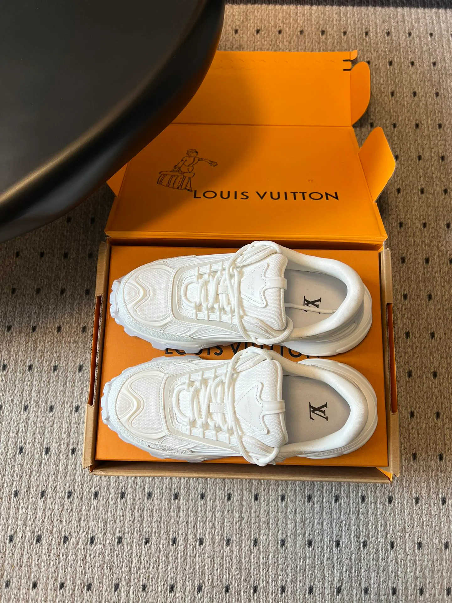 Кроссовки Женские Louis Vuitton 13229268