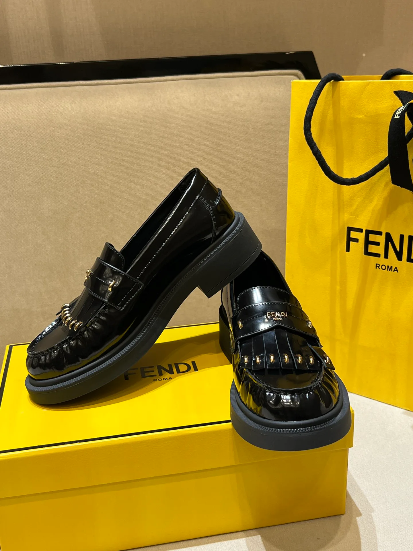 Лоферы Женские Fendi 139639