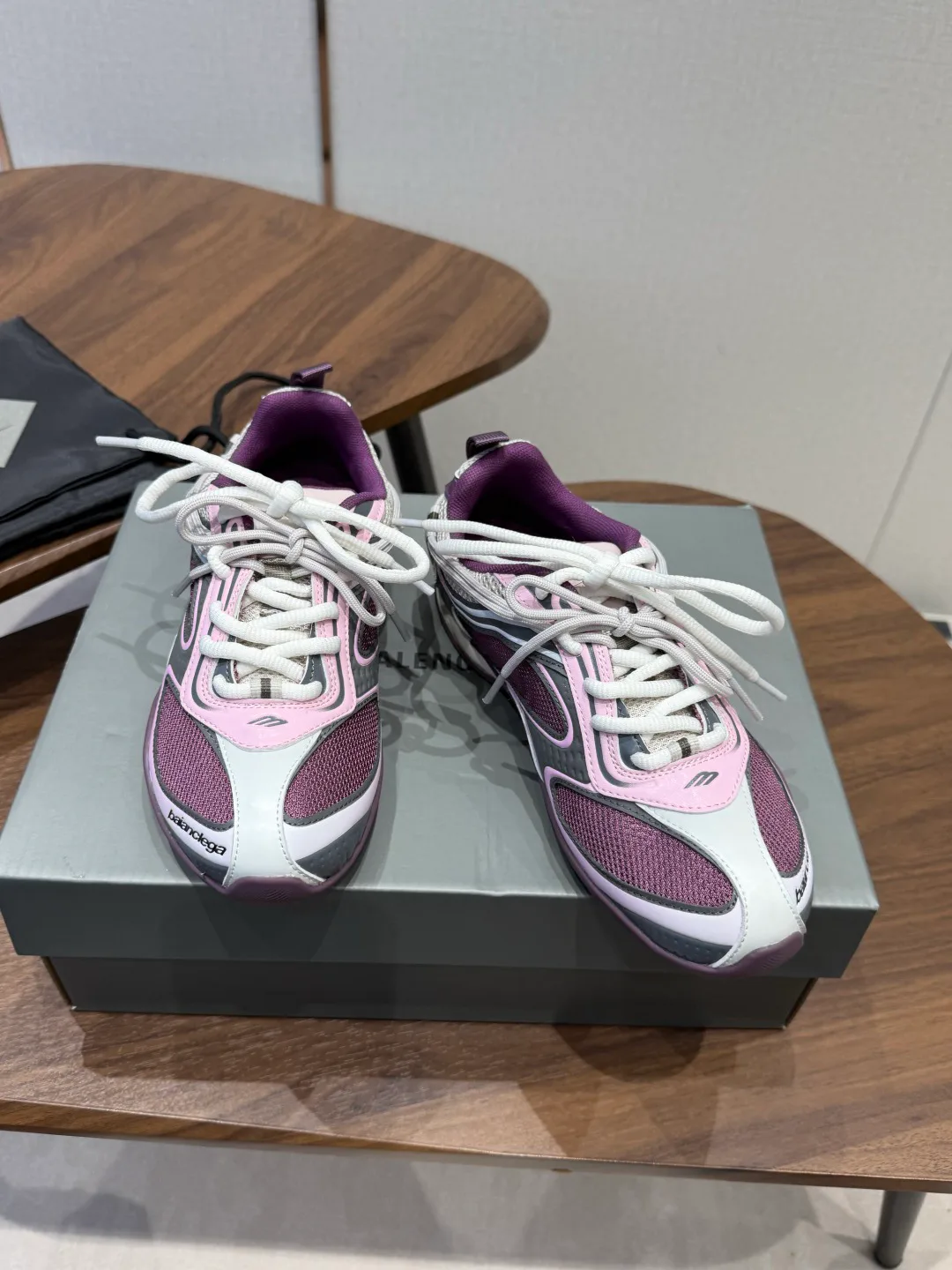 Кроссовки Женские Balenciaga 12479730