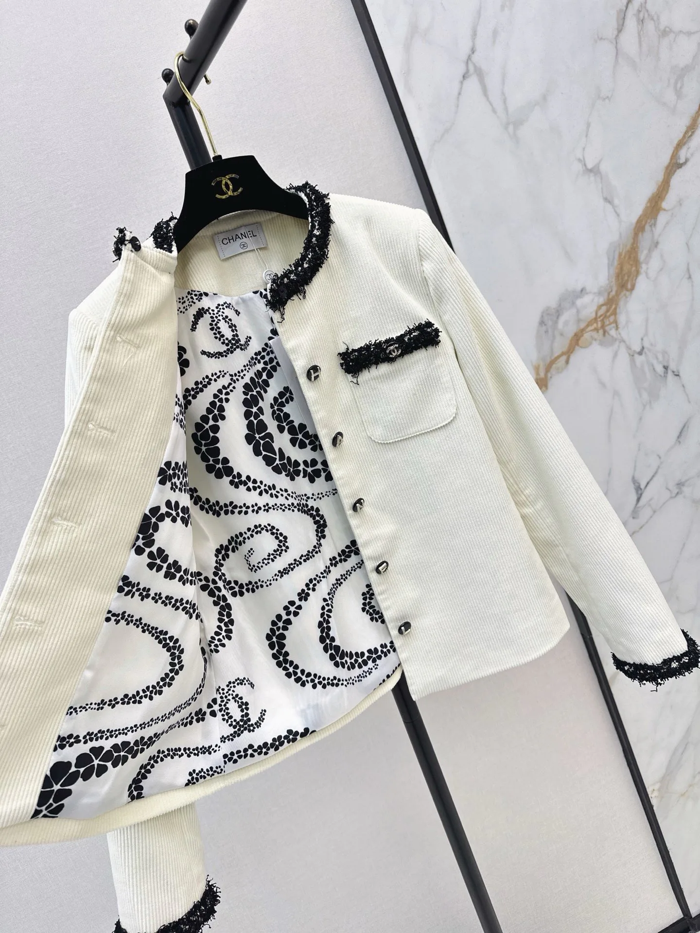 Жакеты Женские Chanel 17987866