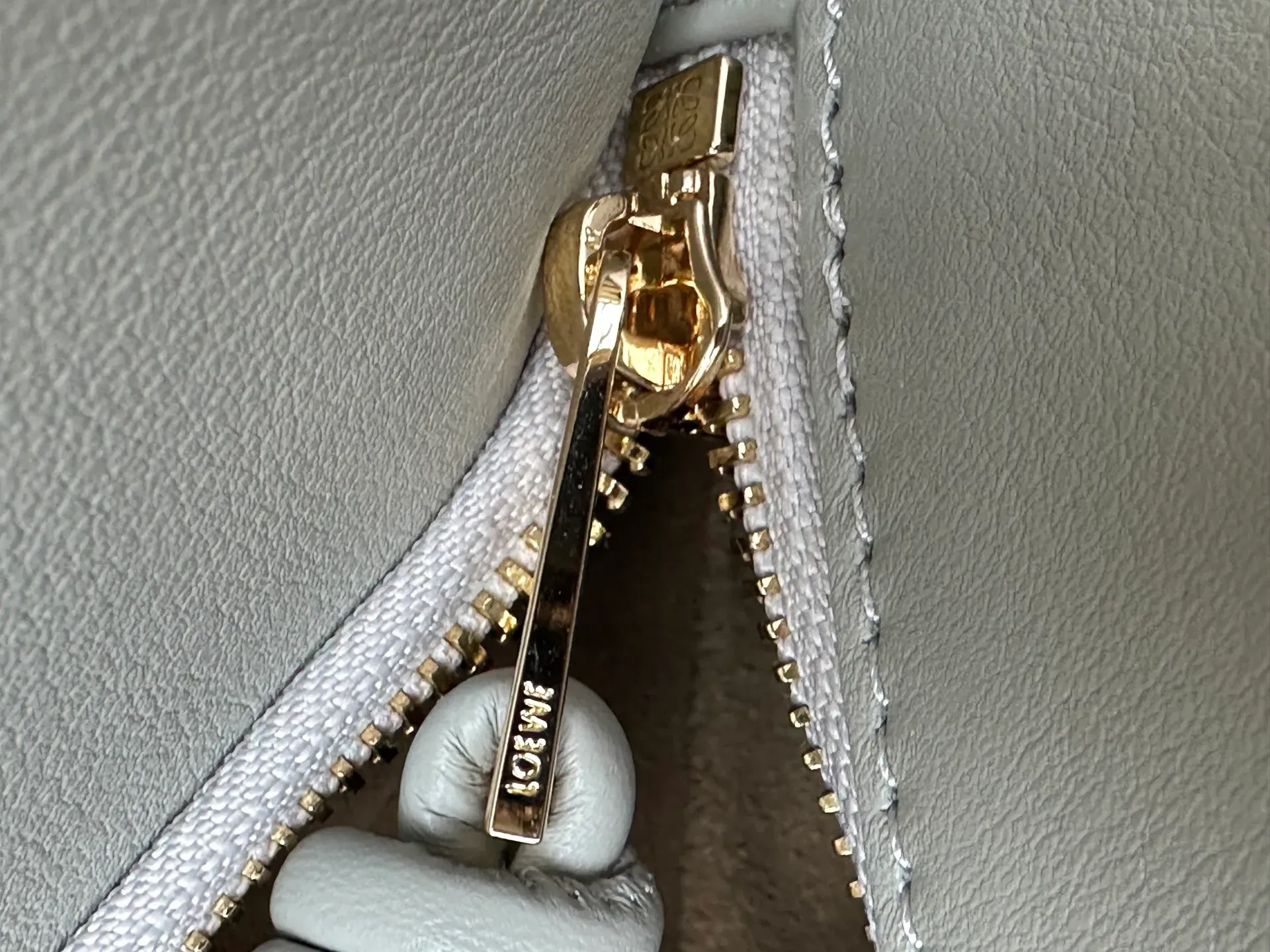 Классические Сумки Женские Loewe 1889756