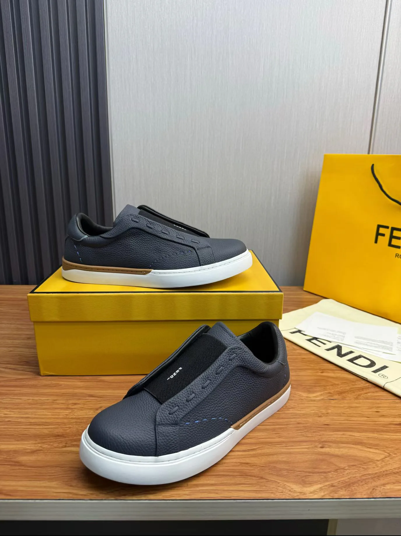 Кроссовки Мужские Fendi 18103056