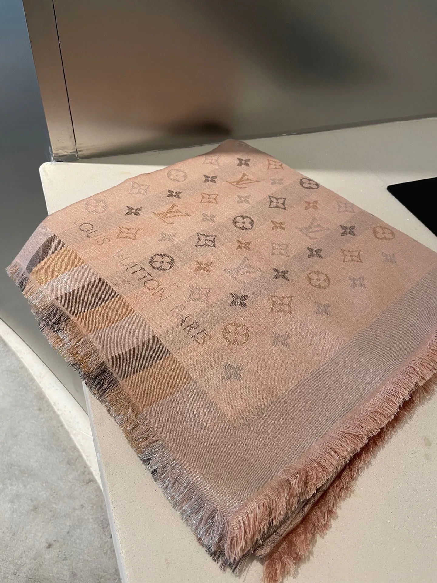 Шарфы Louis Vuitton 18093339