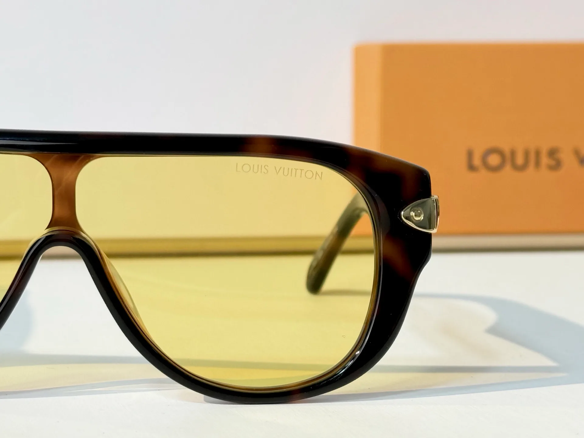 Очки Louis Vuitton 18453192