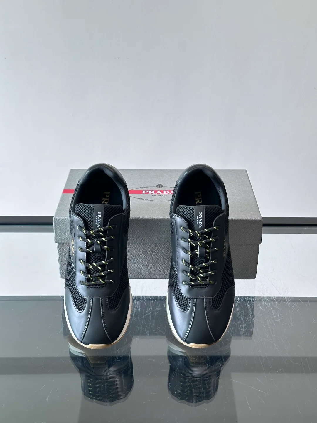 Кроссовки Женские Prada 17349518