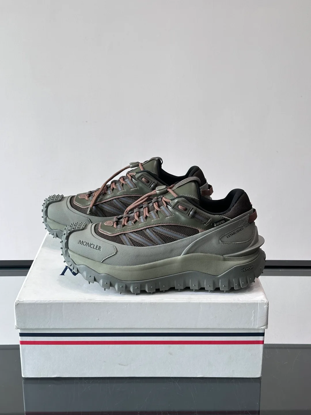 Кроссовки Женские Moncler 1017392