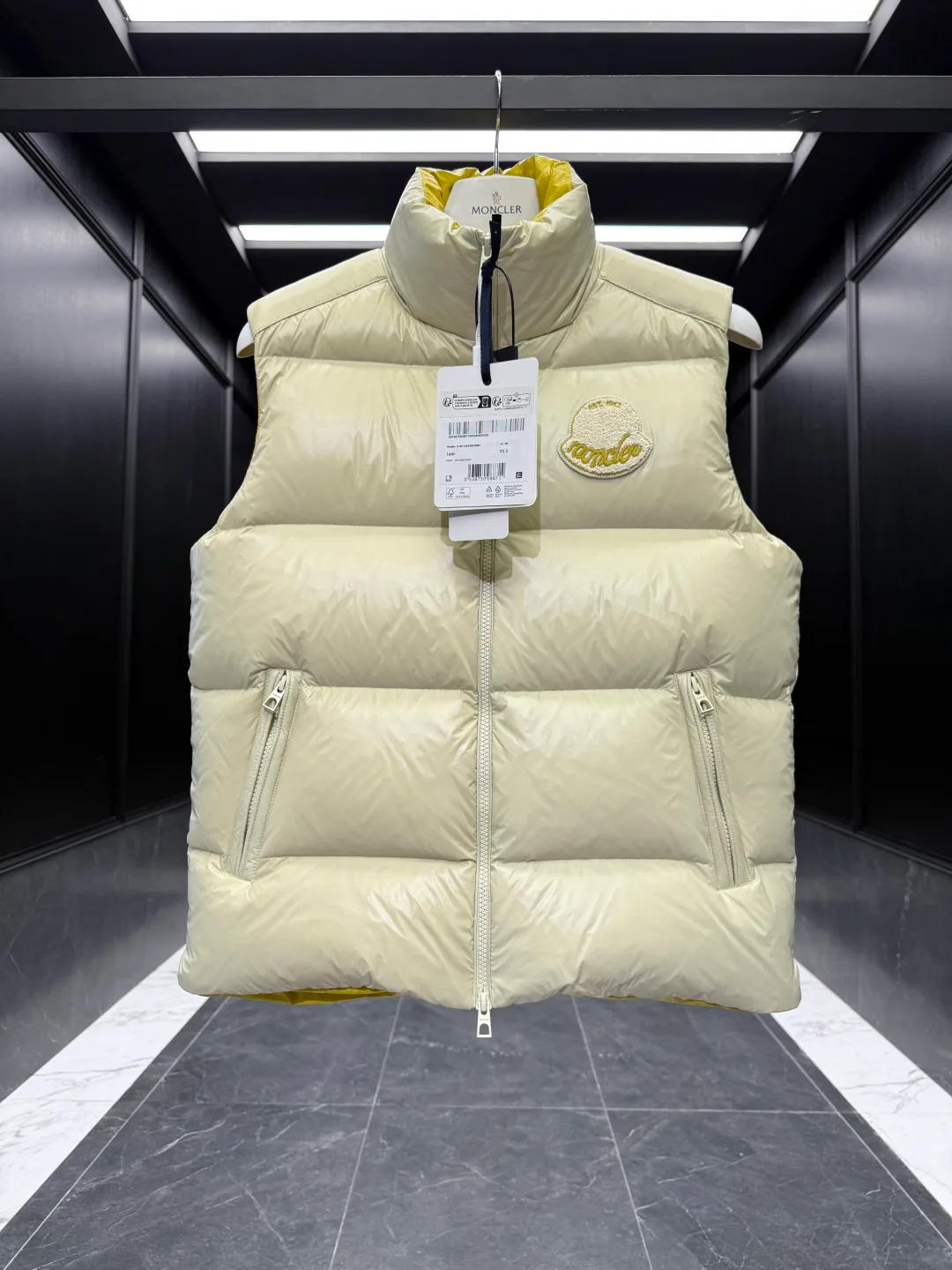 Жилеты Женские Moncler 7612026
