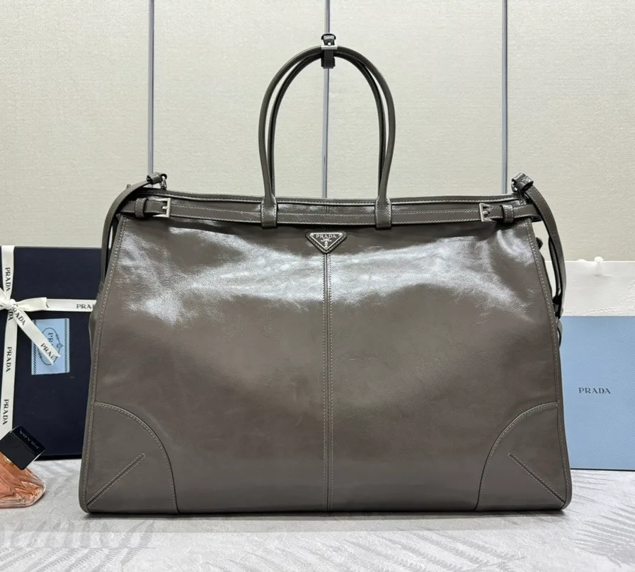 Классические Сумки Женские Prada 11462568
