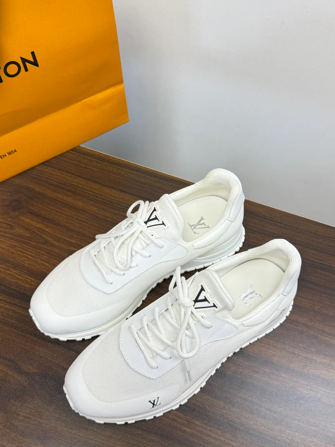 Кроссовки Мужские Louis Vuitton 19736034