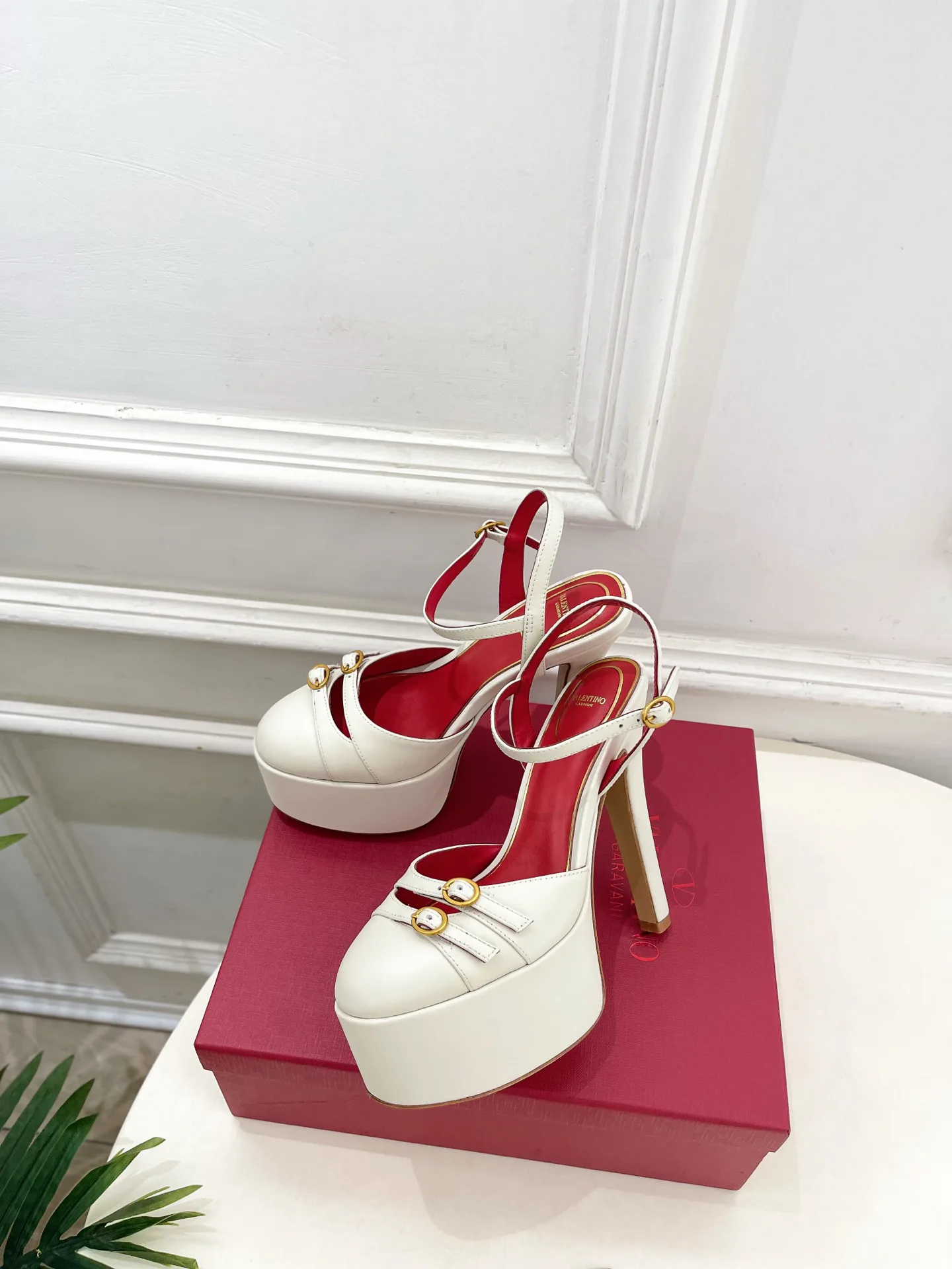 Босоножки Женские Valentino 13218175
