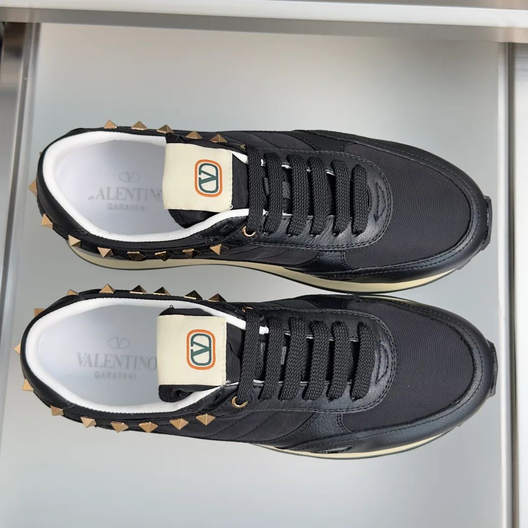 Кроссовки Женские Valentino 17950499