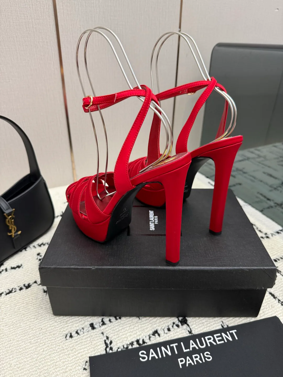 Босоножки Женские Saint Laurent 18049030
