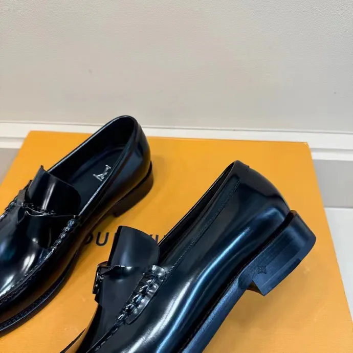 Лоферы И Туфли Мужские Louis Vuitton 18193944