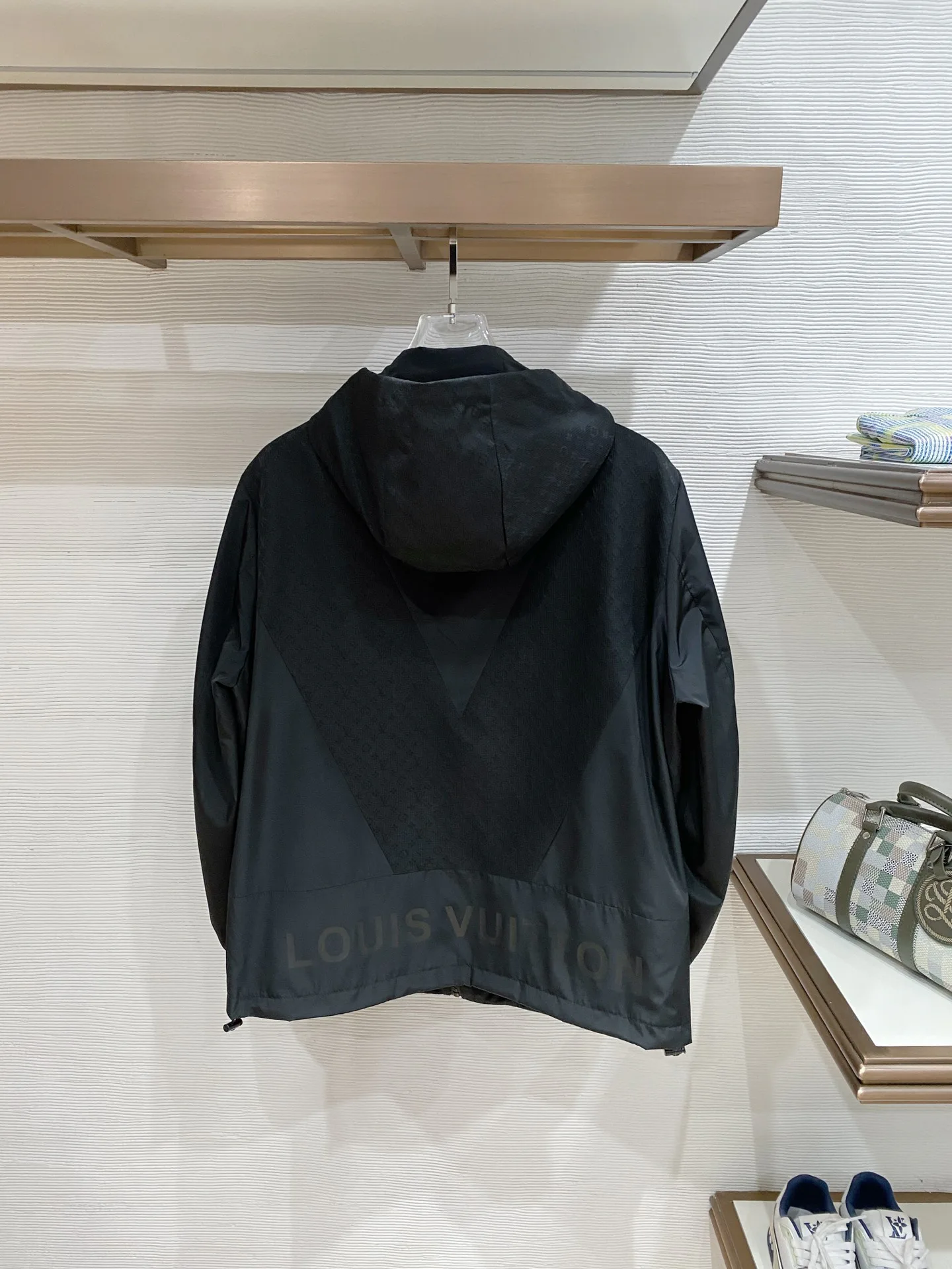 Куртки И Пуховики Мужские Louis Vuitton 11392180