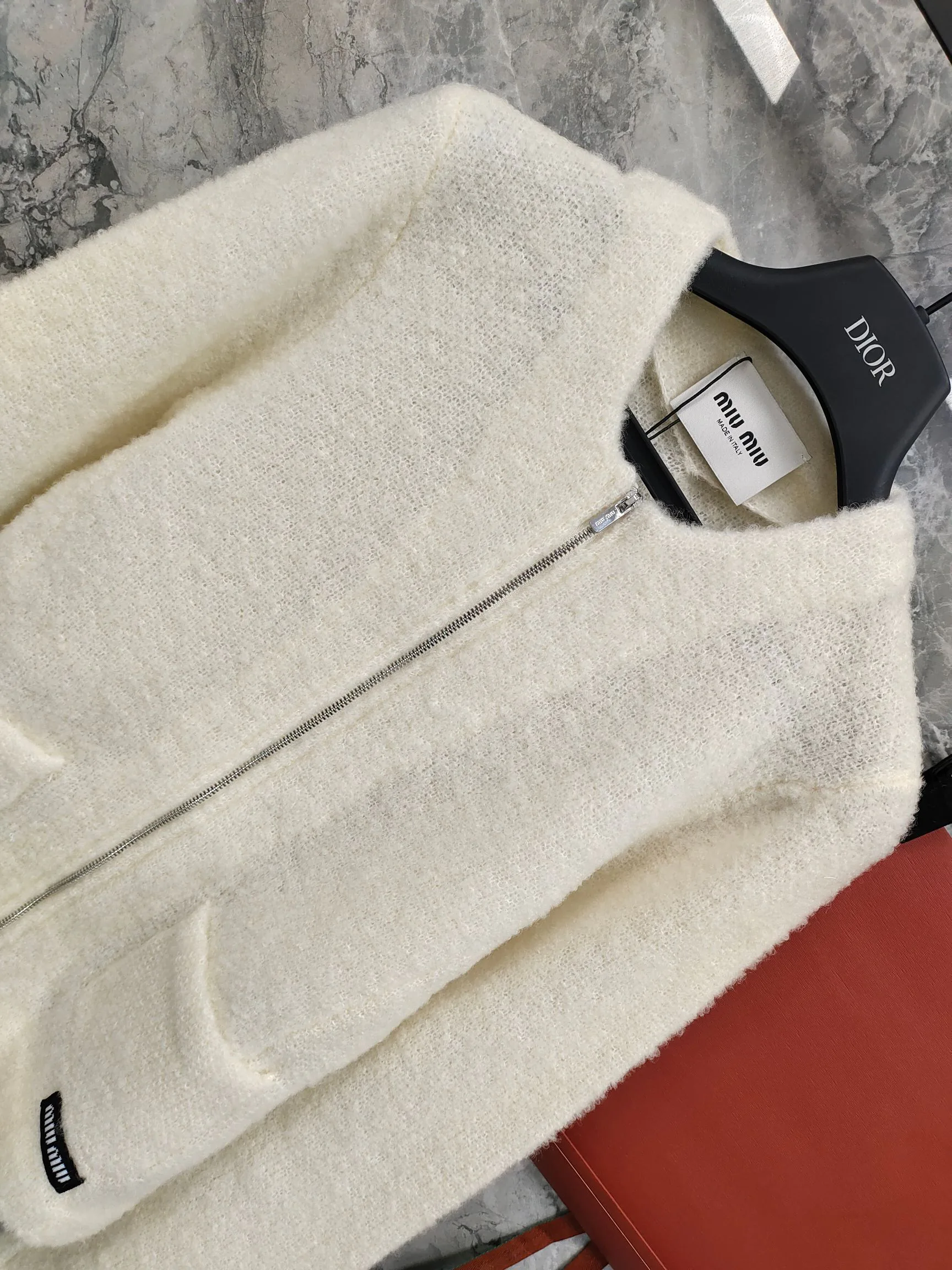 Куртки И Пуховики Женские Miu Miu 18158528
