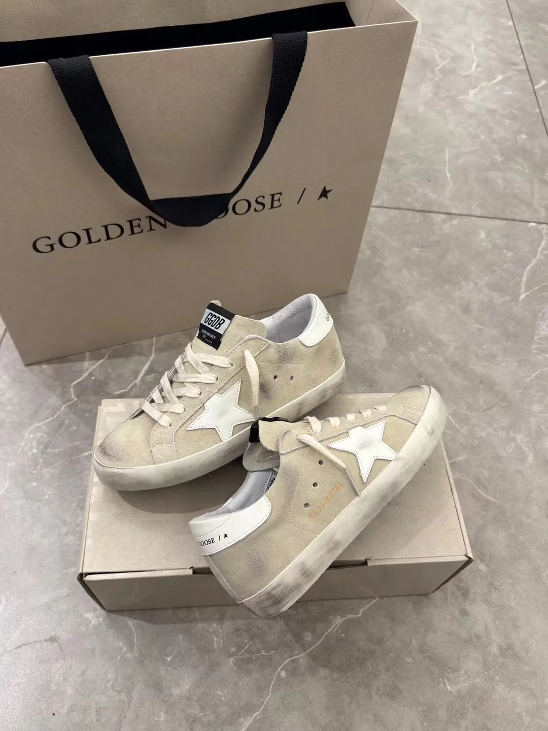 Кроссовки Женские Golden Goose 18265604