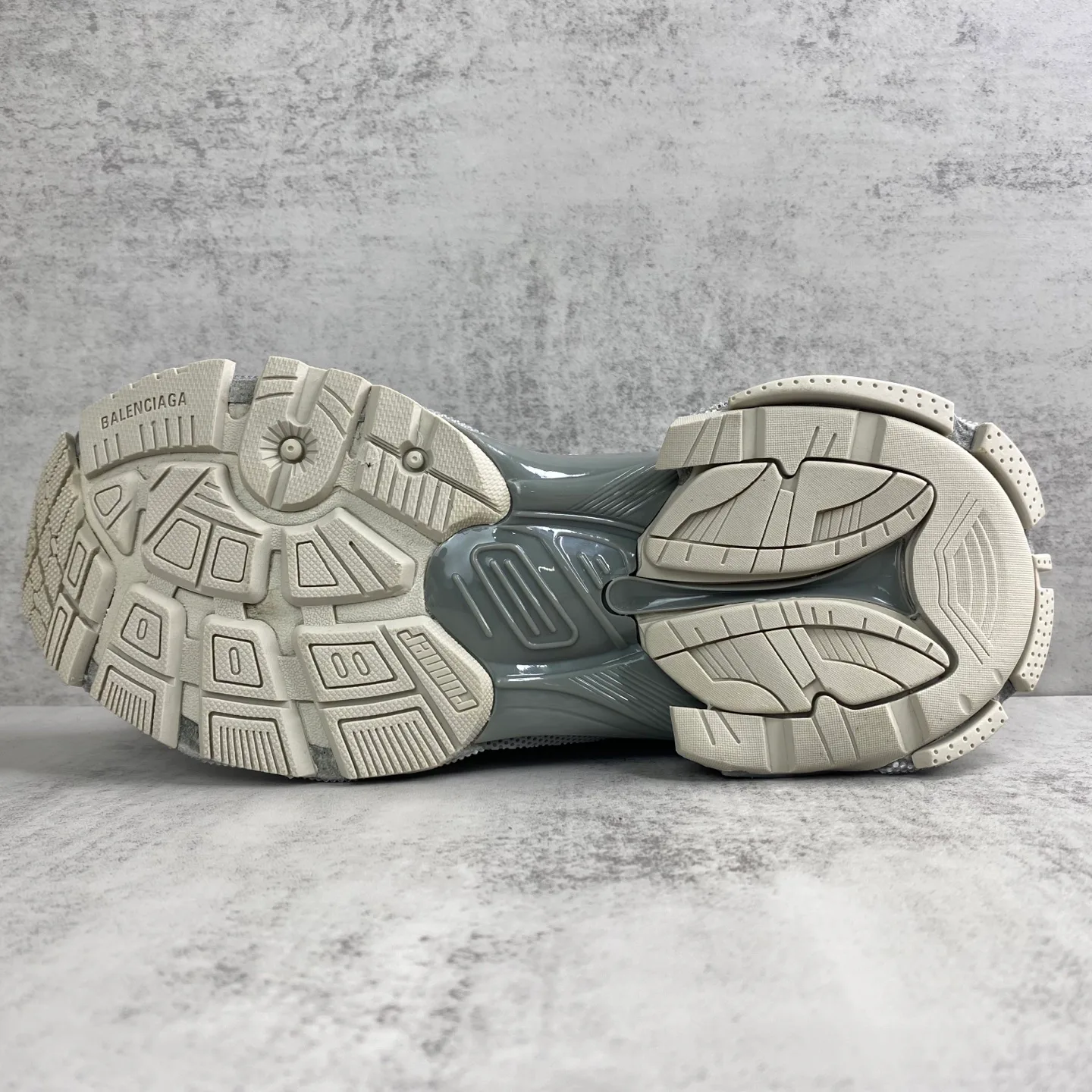 Кроссовки Женские Balenciaga 11216168