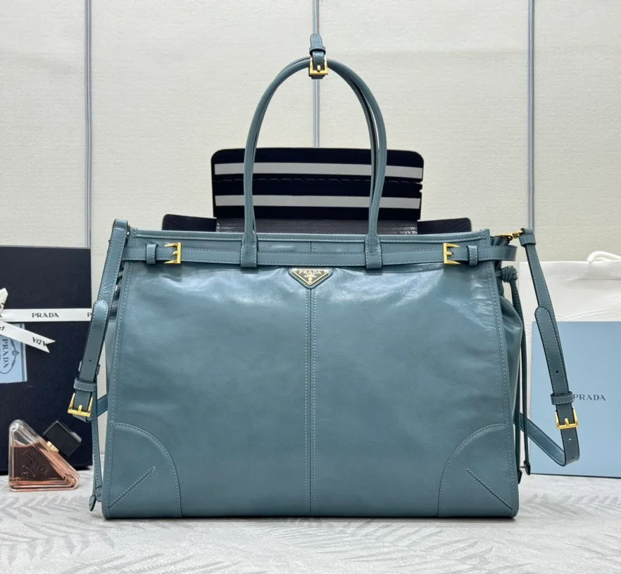 Классические Сумки Женские Prada 11462555