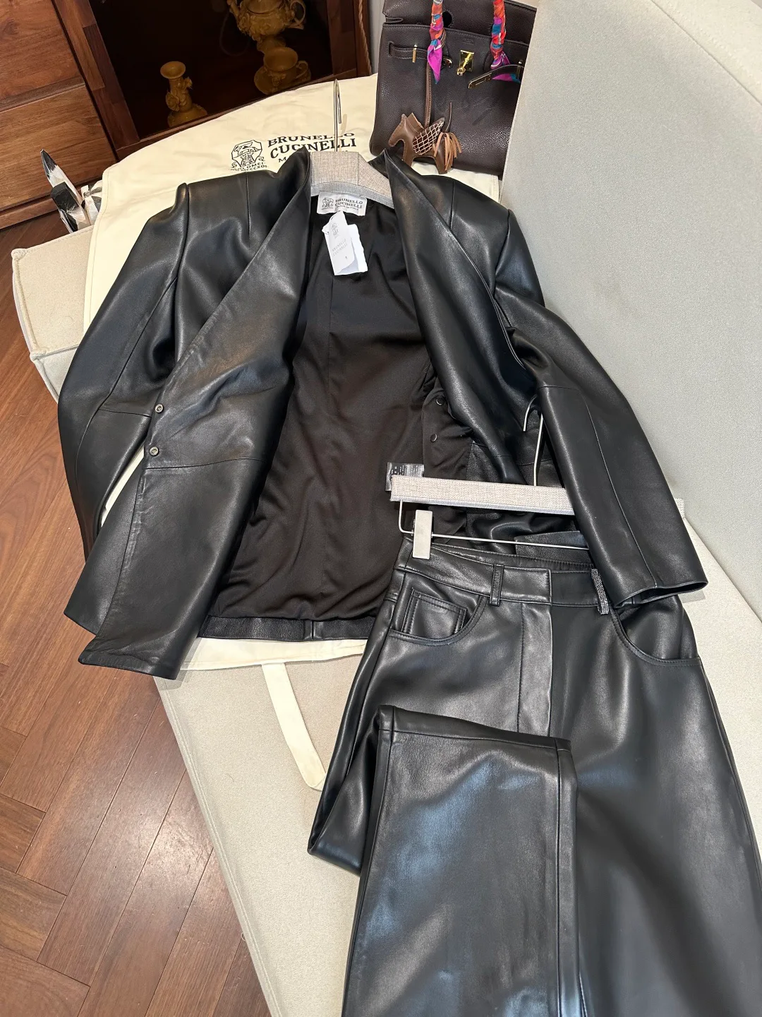 Кожаные Куртки И Дублёнки Женские Brunello Cucinelli 19304079