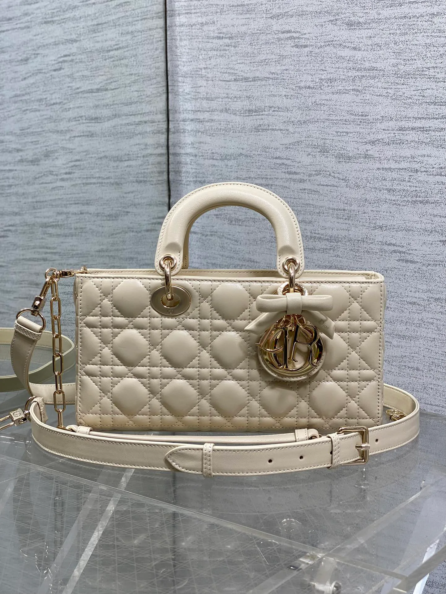 Классические Сумки Женские Christian Dior 11685176