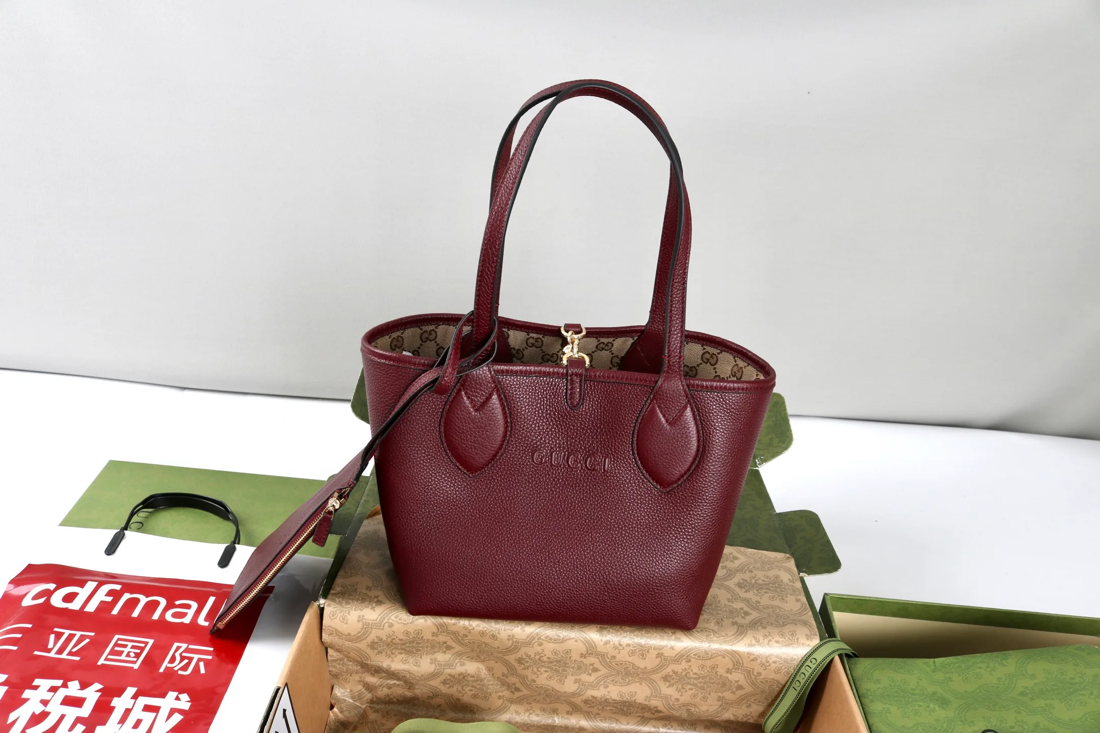 Классические Сумки Женские Gucci 393582