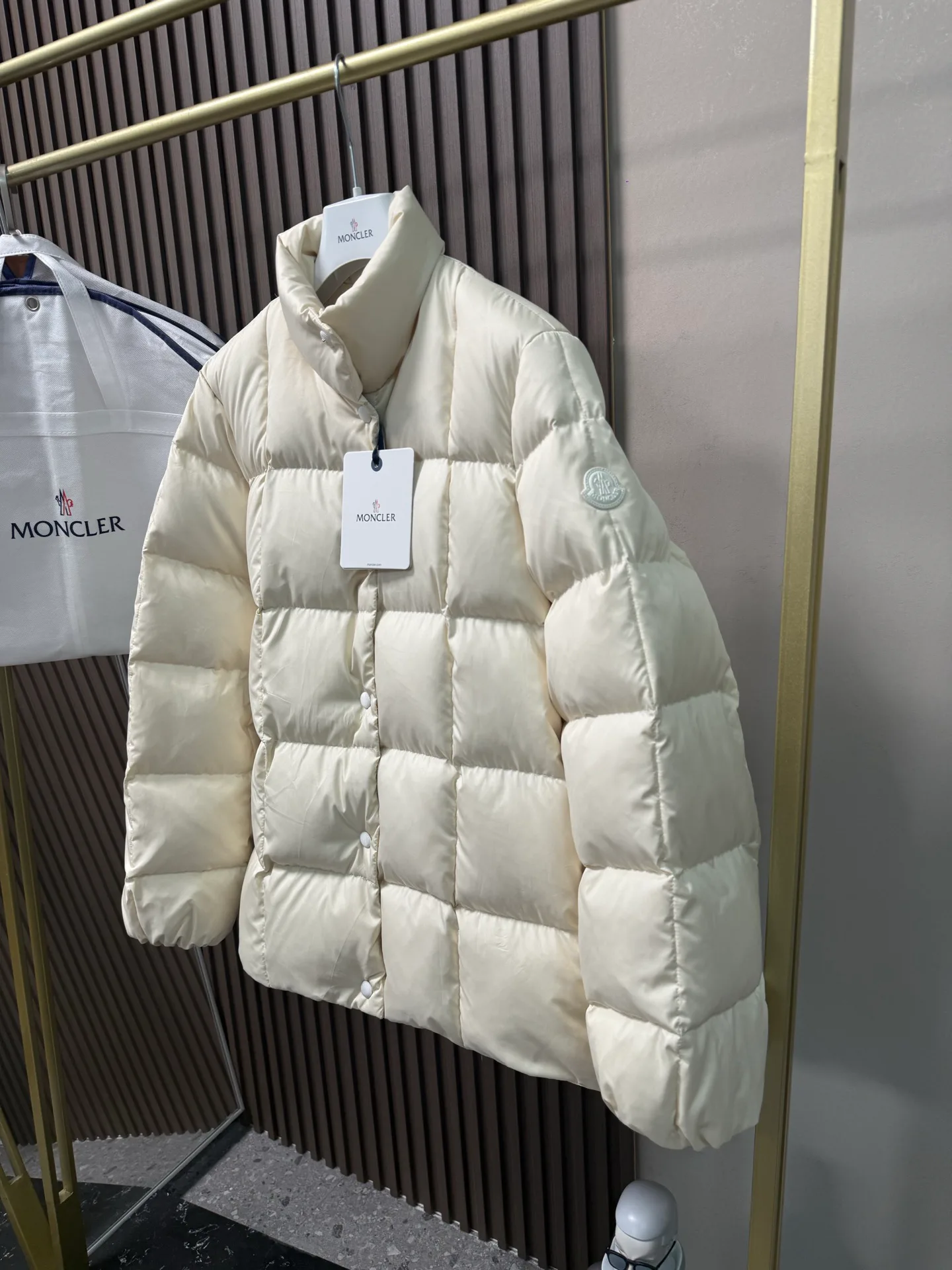 Куртки И Пуховики Женские Moncler 18825256