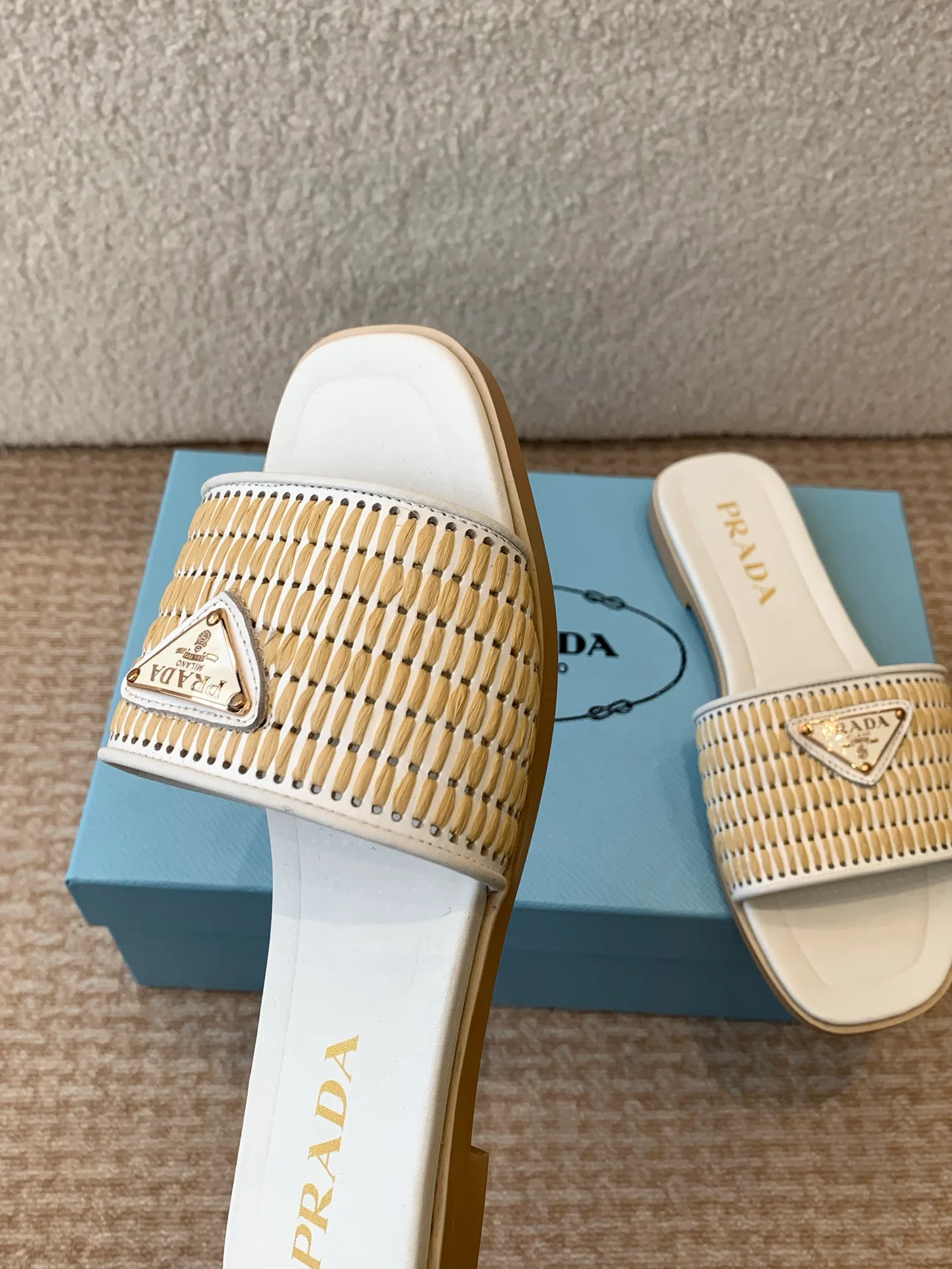 Шлепанцы Женские Prada 13757