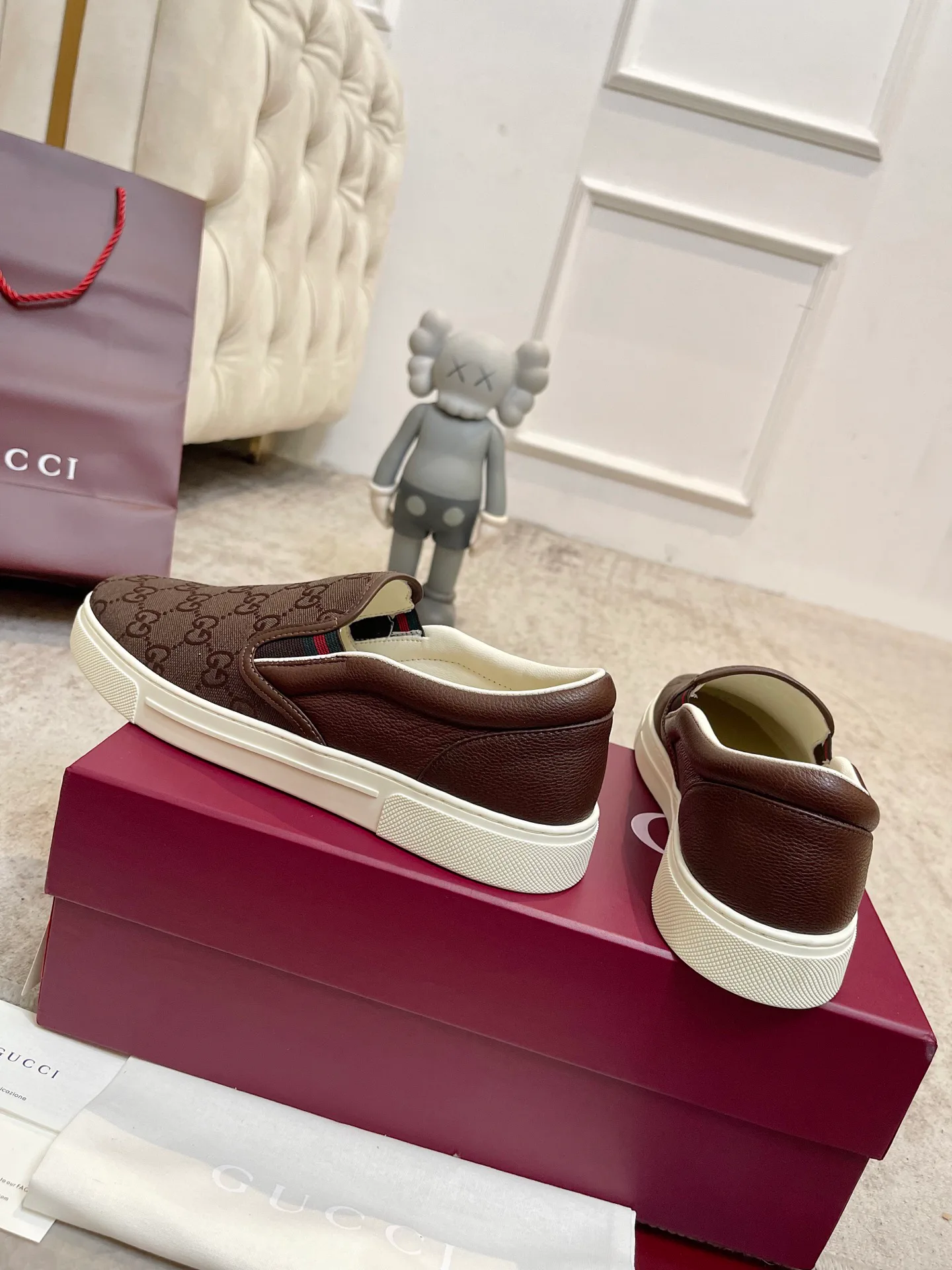 Кроссовки Женские Gucci 18901576