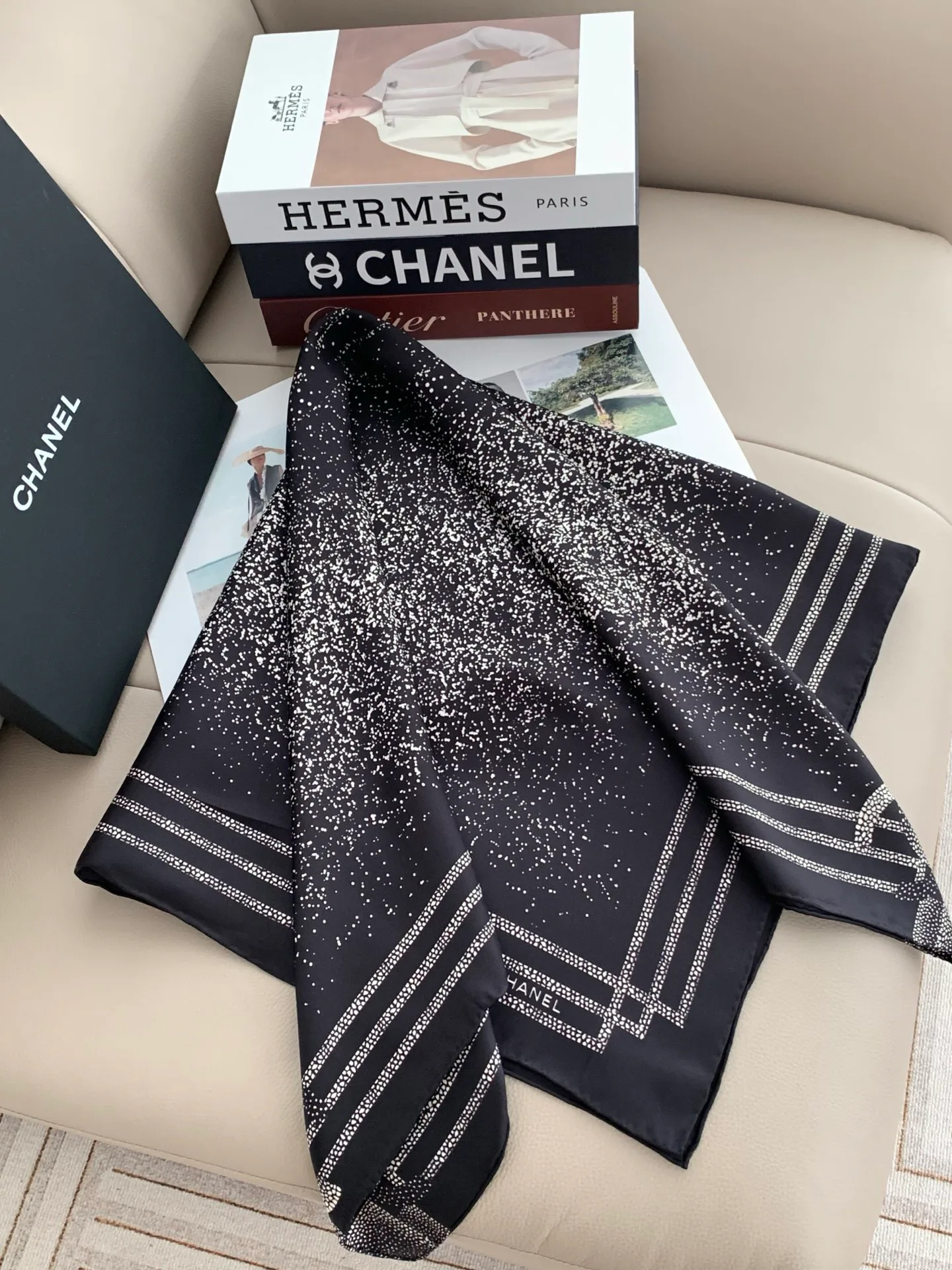 Платки Chanel 18476602