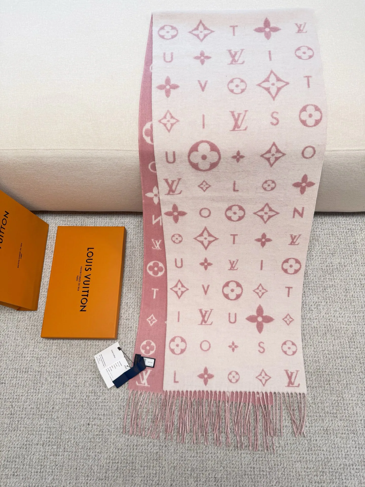 Шарфы Louis Vuitton 18261916
