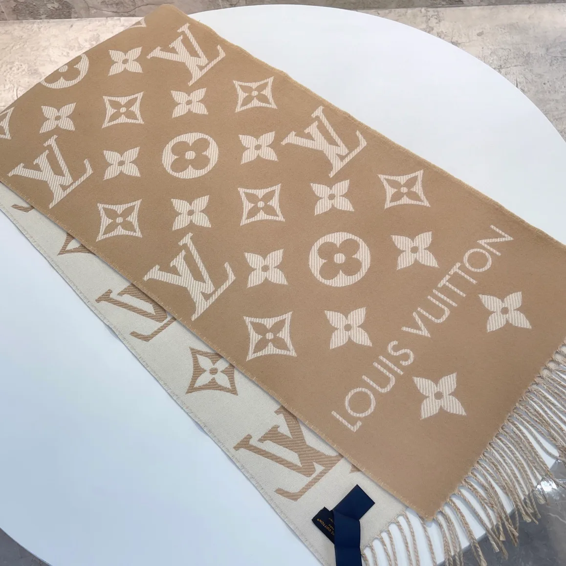Шарфы Louis Vuitton 263900