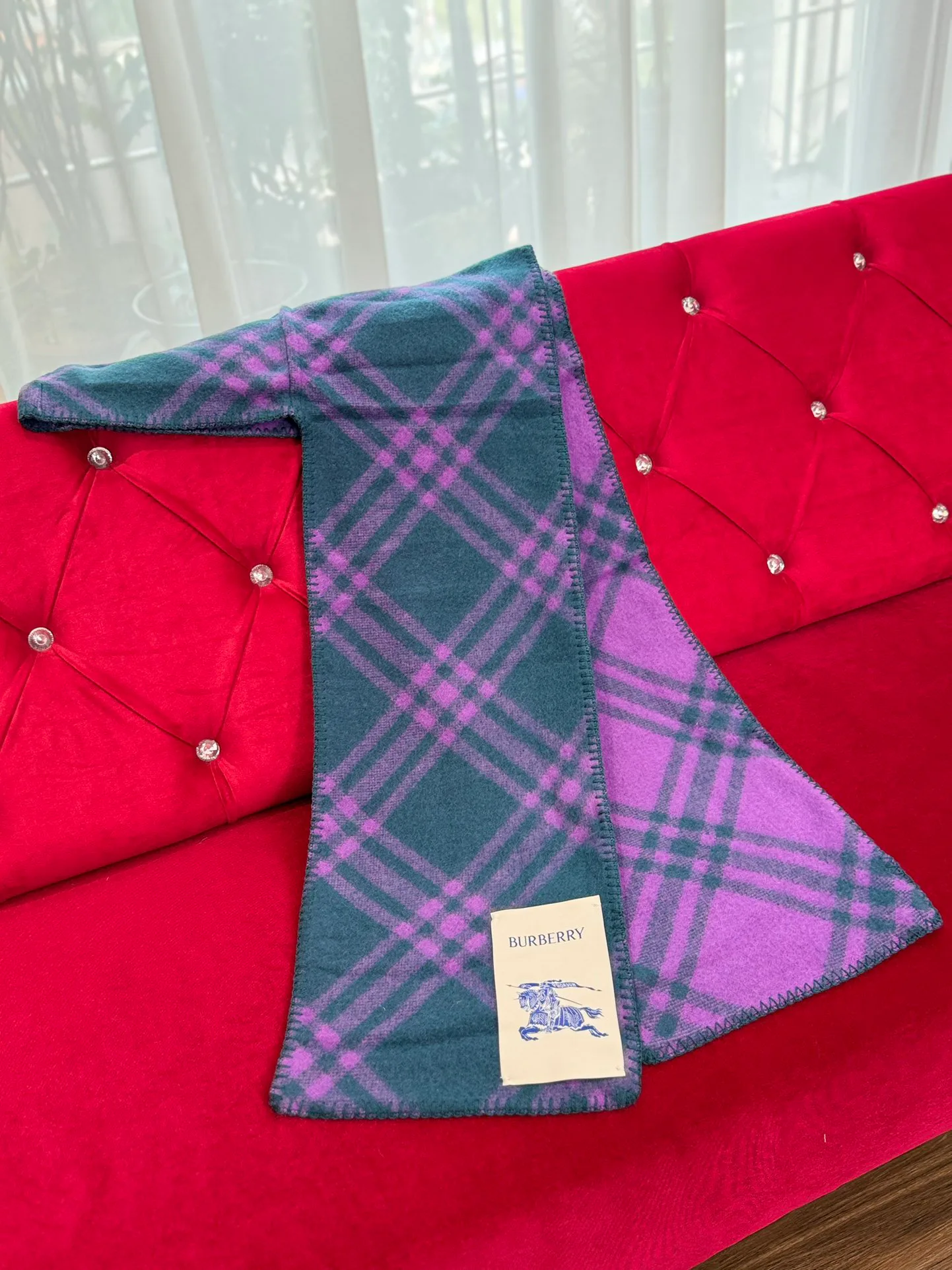 Шарфы Burberry 18287866