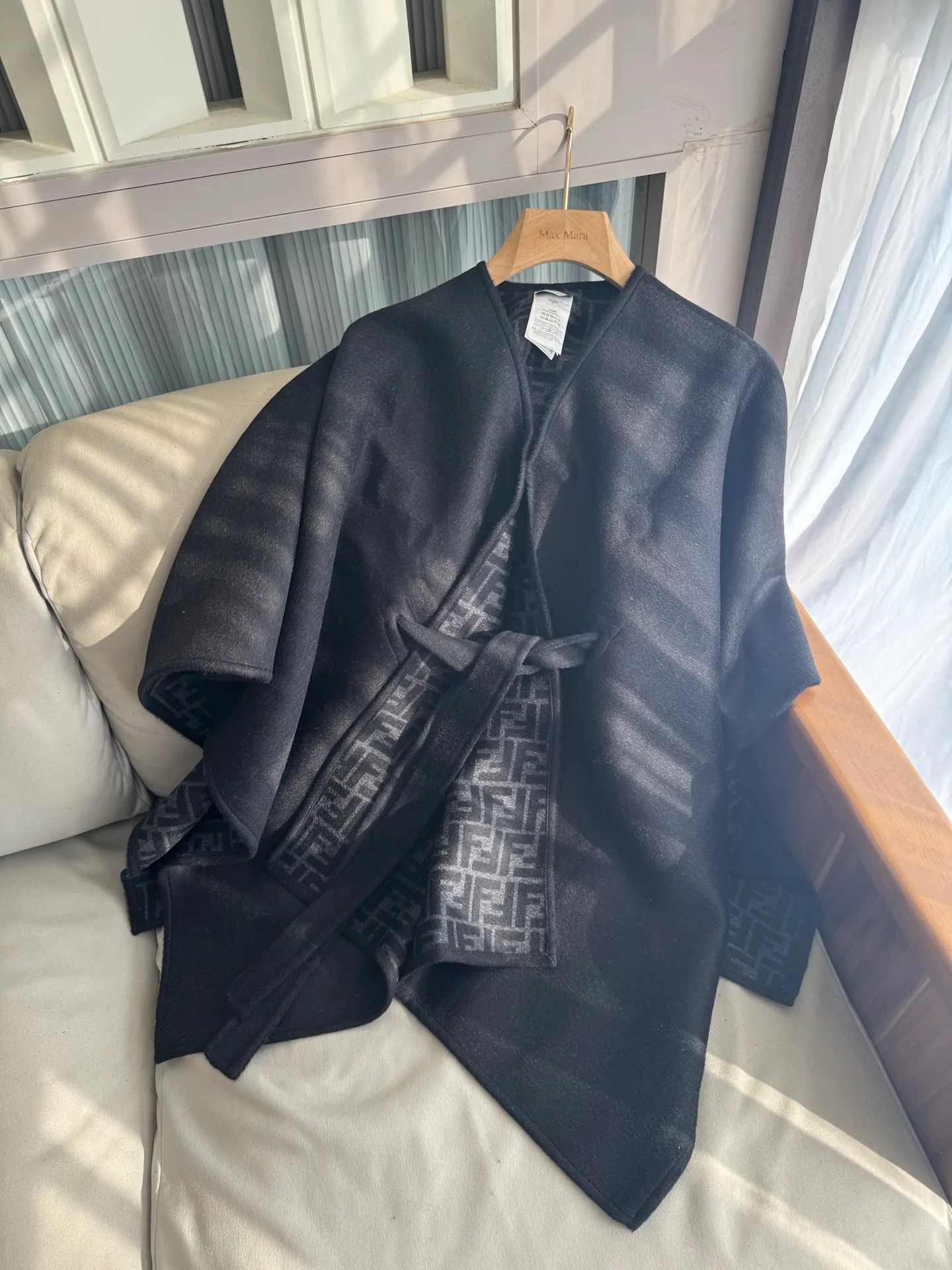 Пальто Женские Fendi 18361622