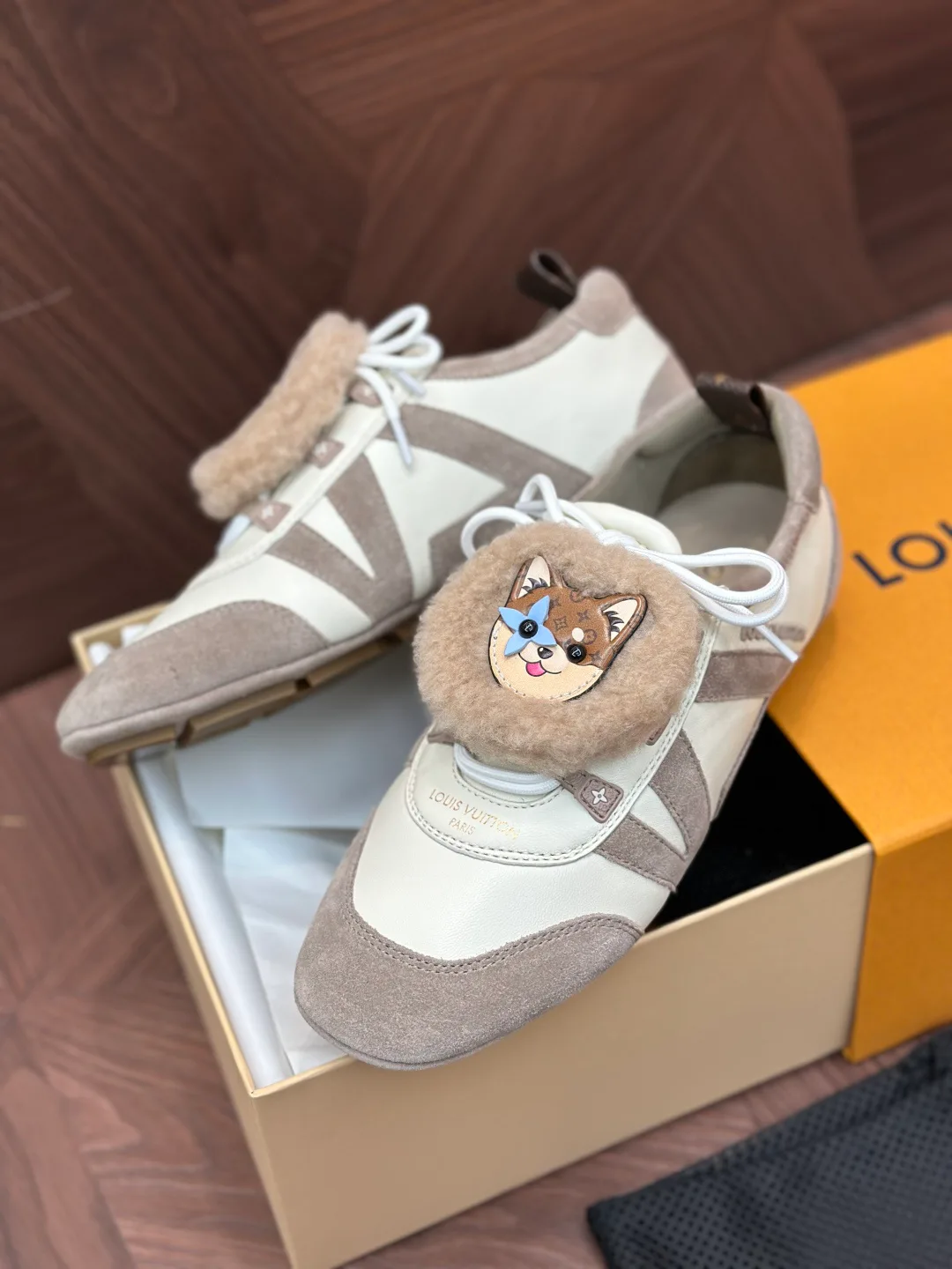 Кроссовки Женские Louis Vuitton 19480016