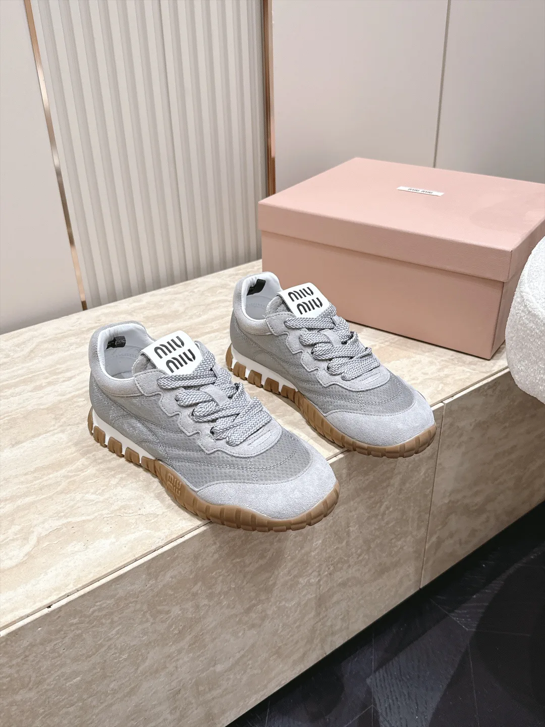 Кроссовки Женские Miu Miu 18025616